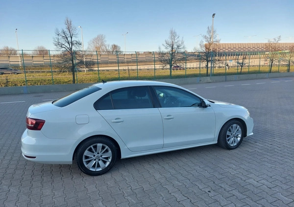 Volkswagen Jetta cena 46500 przebieg: 133586, rok produkcji 2016 z Warszawa małe 154